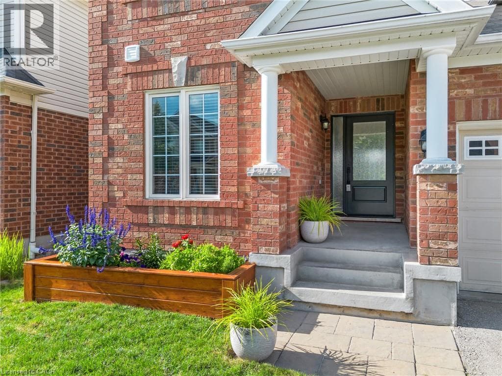 Single Family at 32 CHASE Crescent, Cambridge, Ontario - Photo 3 - RE/MAX Garden City Realty