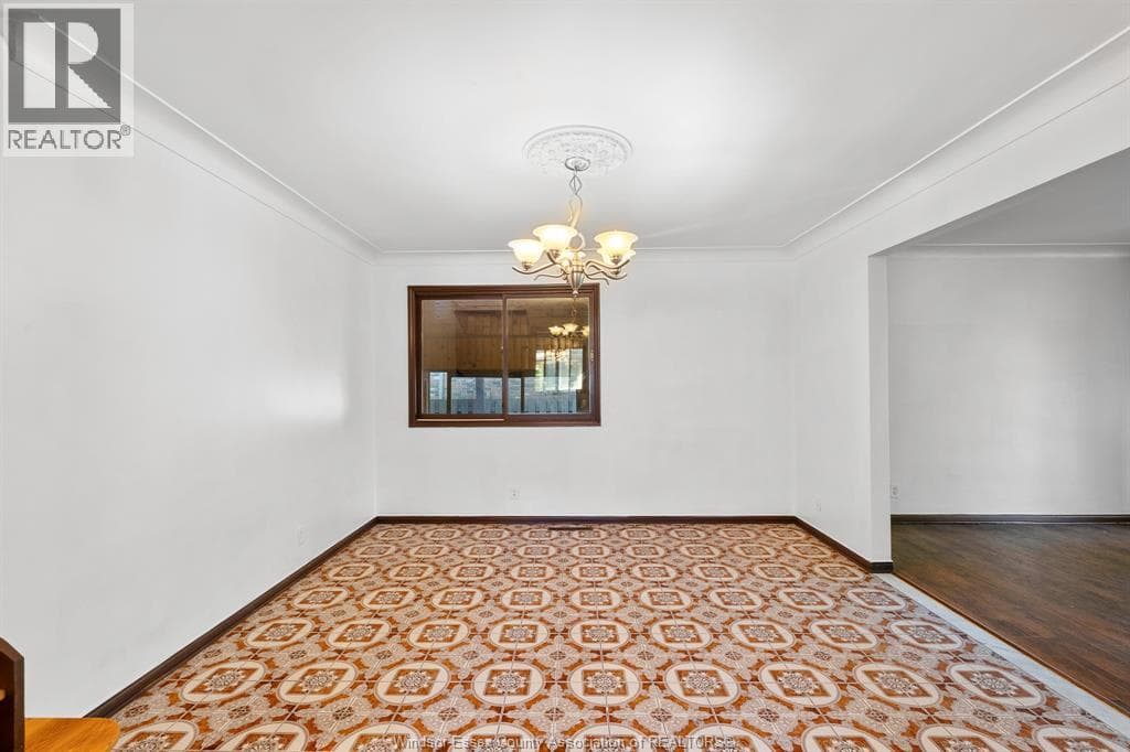 Single Family at 2880 ST. CLAIR Avenue, Windsor, Ontario - Photo 8 - RE/MAX Garden City Realty