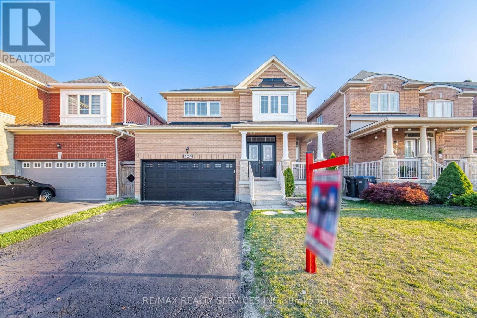 Single Family at 424 Sunny Meadow Boulevard, Brampton (Sandringham-Wellington), Ontario - Photo 3 - RE/MAX Garden City Realty