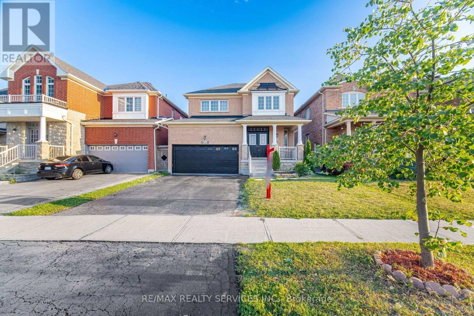Single Family at 424 Sunny Meadow Boulevard, Brampton (Sandringham-Wellington), Ontario - Photo 2 - RE/MAX Garden City Realty