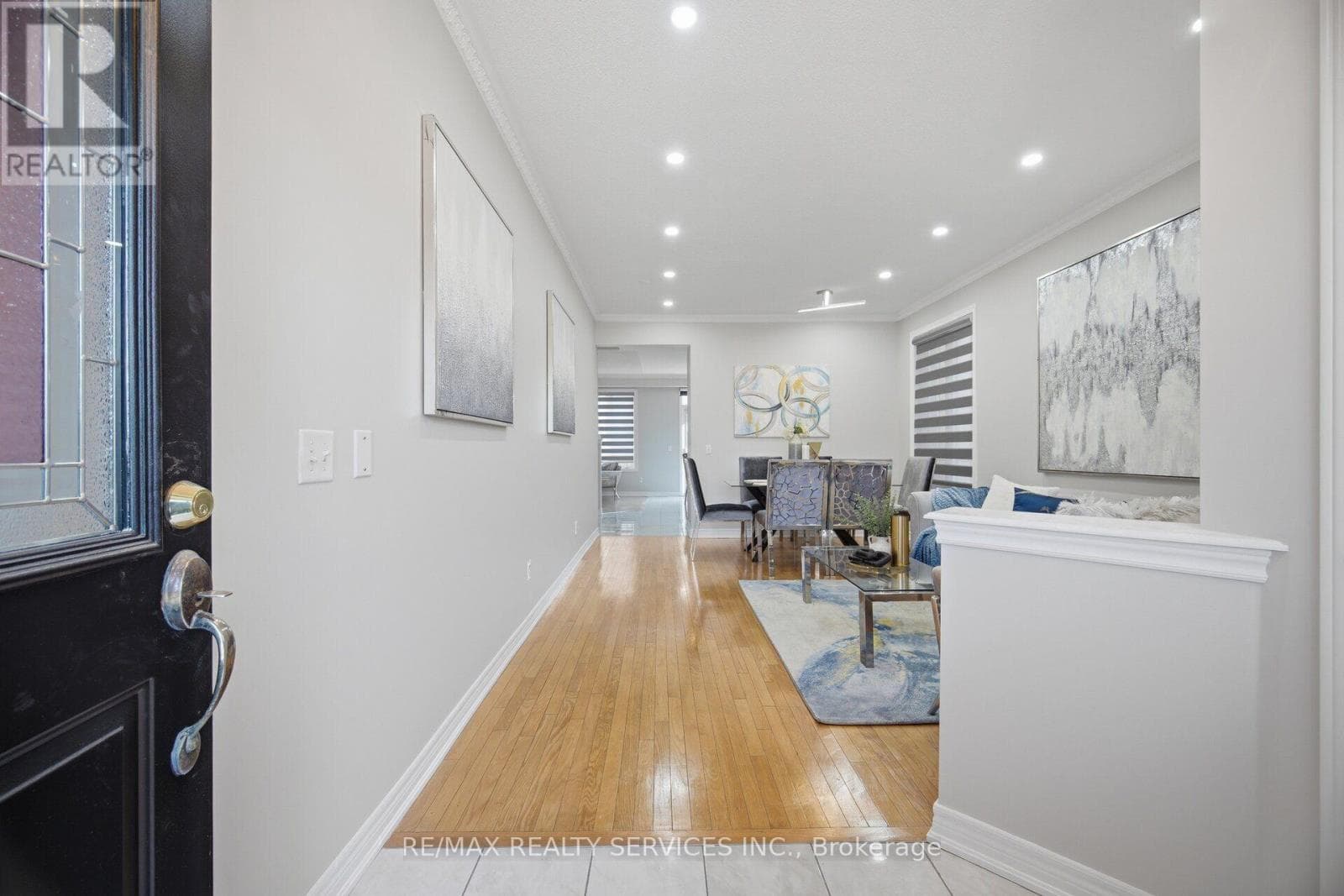 Single Family at 424 Sunny Meadow Boulevard, Brampton (Sandringham-Wellington), Ontario - Photo 6 - RE/MAX Garden City Realty
