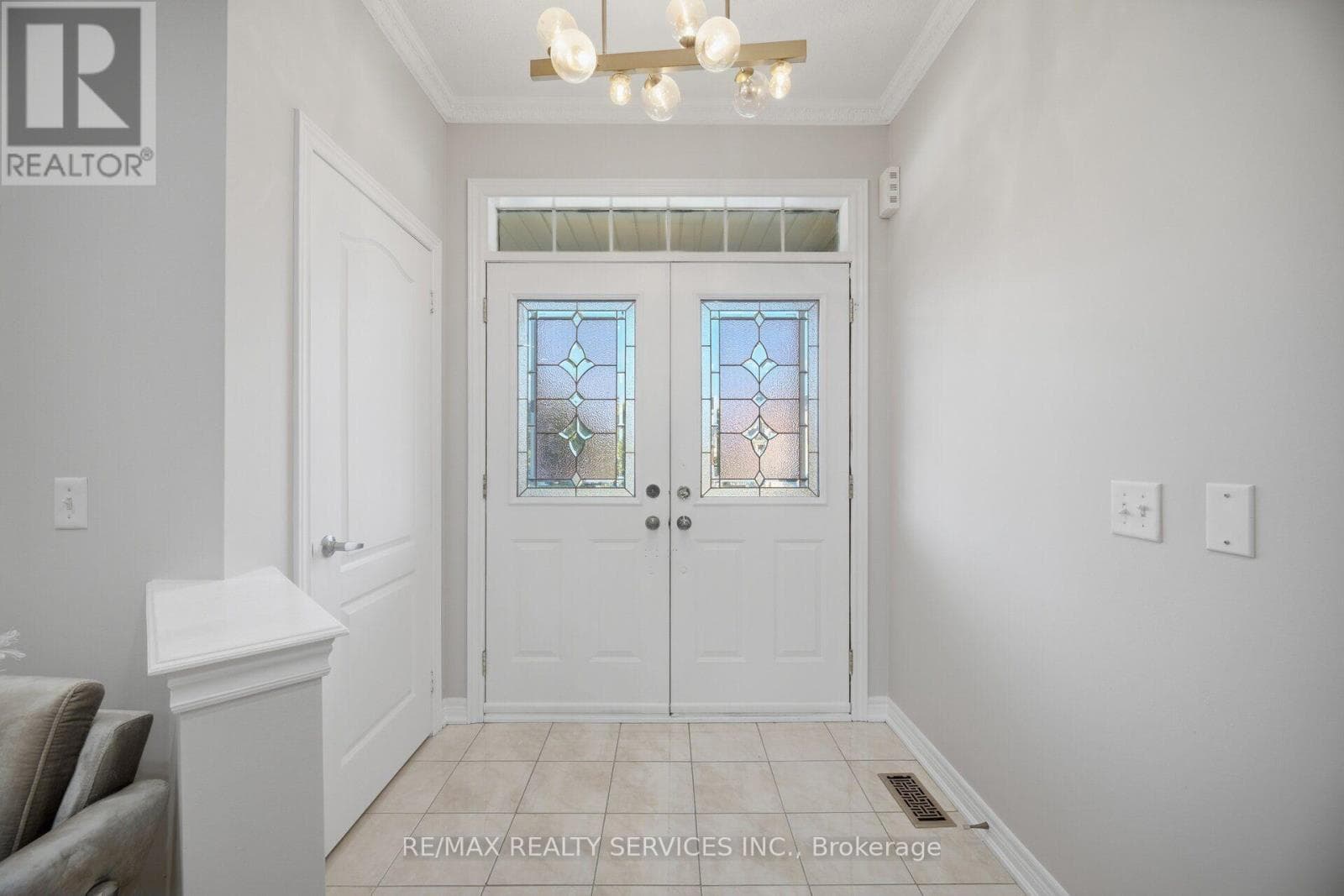 Single Family at 424 Sunny Meadow Boulevard, Brampton (Sandringham-Wellington), Ontario - Photo 5 - RE/MAX Garden City Realty