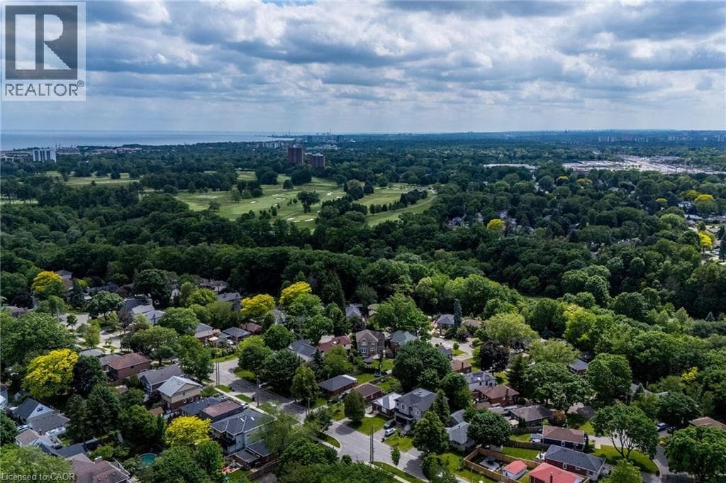 Single Family at 7 PUTNEY Road, Toronto, Ontario - Photo 3 - RE/MAX Garden City Realty