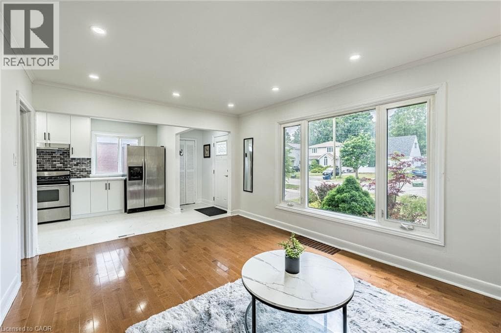 Single Family at 7 PUTNEY Road, Toronto, Ontario - Photo 9 - RE/MAX Garden City Realty
