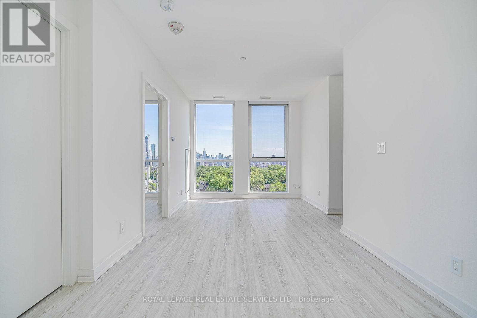 Single Family at 1110- 223 St Clair Avenue, Toronto (Casa Loma), Ontario - Photo 3 - RE/MAX Garden City Realty