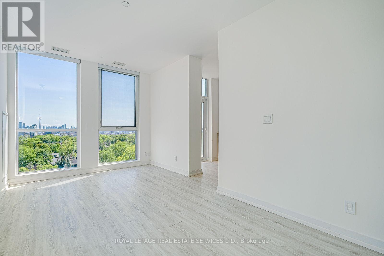 Single Family at 1110- 223 St Clair Avenue, Toronto (Casa Loma), Ontario - Photo 5 - RE/MAX Garden City Realty