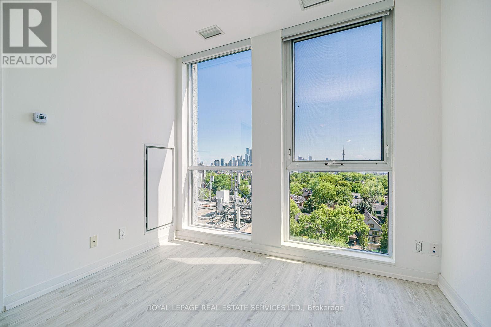 Single Family at 1110- 223 St Clair Avenue, Toronto (Casa Loma), Ontario - Photo 8 - RE/MAX Garden City Realty