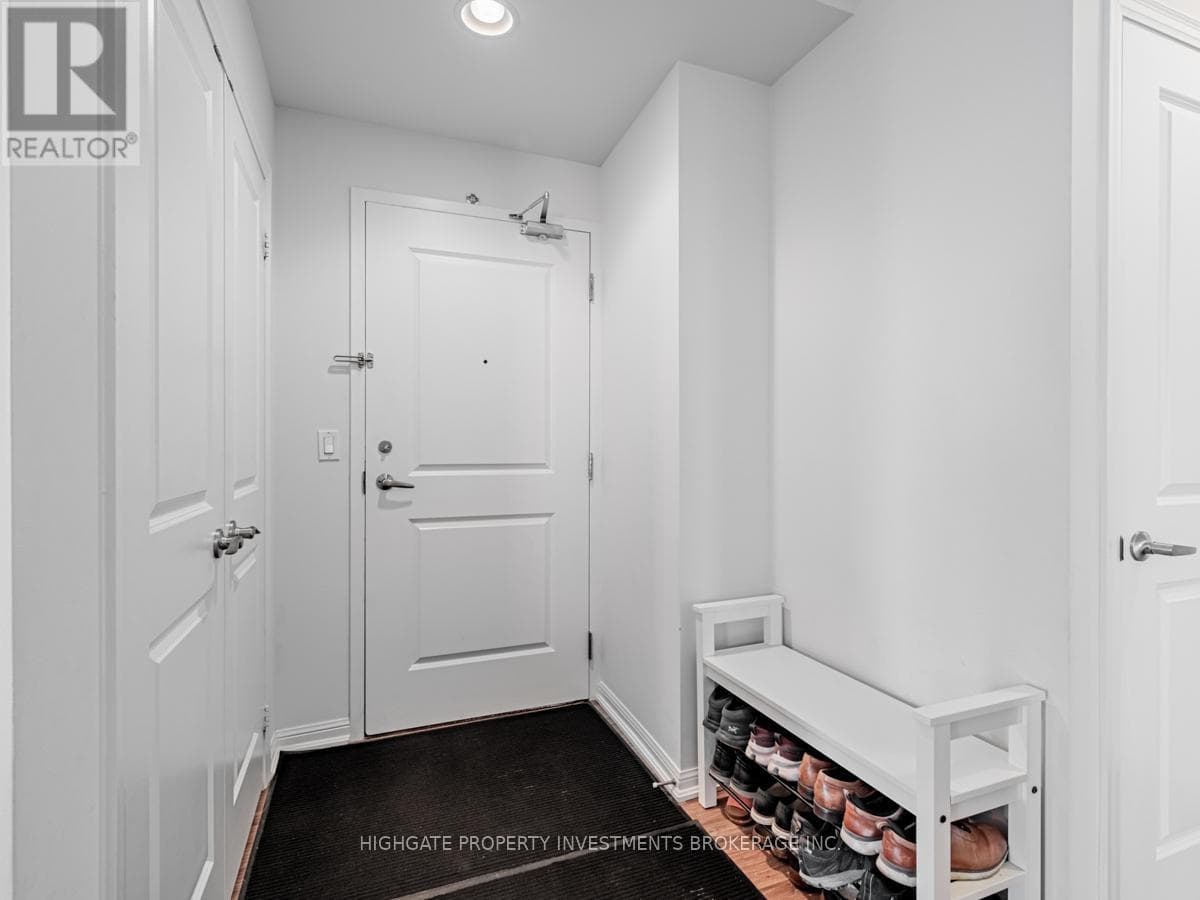 Single Family at 2506- 628 Fleet Street, Toronto (Niagara), Ontario - Photo 2 - RE/MAX Garden City Realty