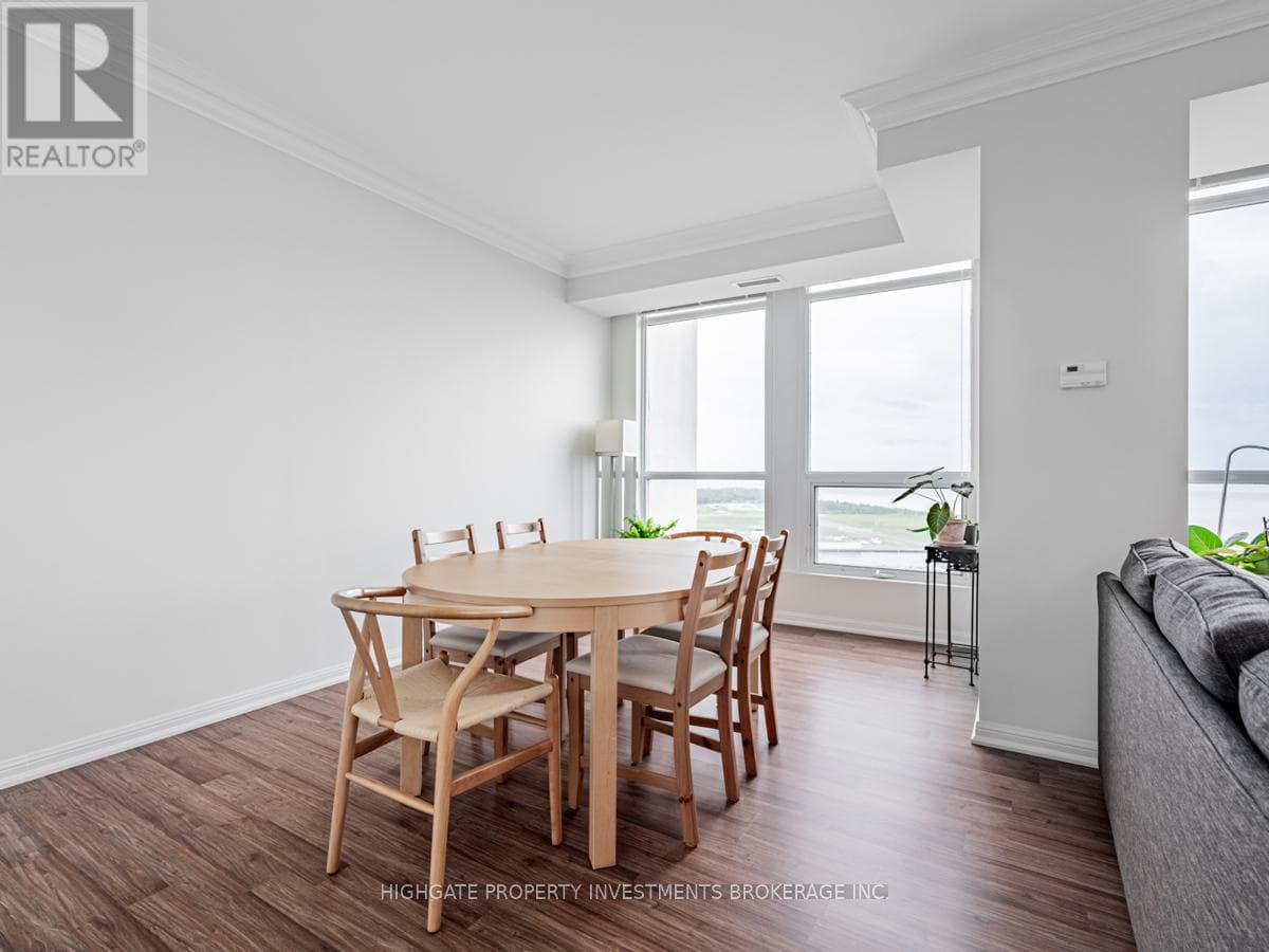 Single Family at 2506- 628 Fleet Street, Toronto (Niagara), Ontario - Photo 5 - RE/MAX Garden City Realty