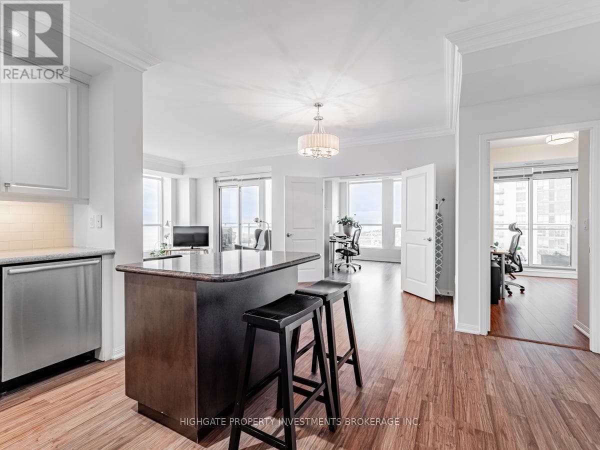 Single Family at 2506- 628 Fleet Street, Toronto (Niagara), Ontario - Photo 8 - RE/MAX Garden City Realty