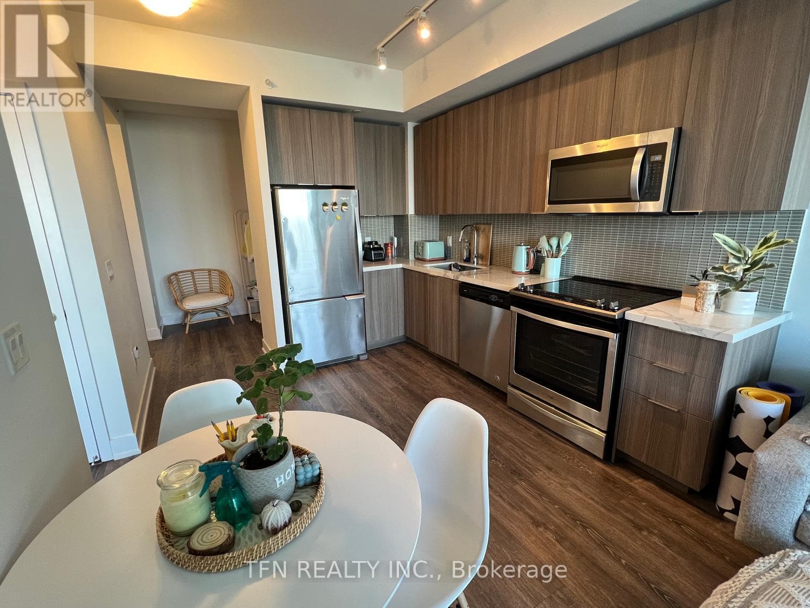 Single Family at 3406- 20 Shorebreeze Drive, Toronto (Mimico), Ontario - Photo 4 - RE/MAX Garden City Realty