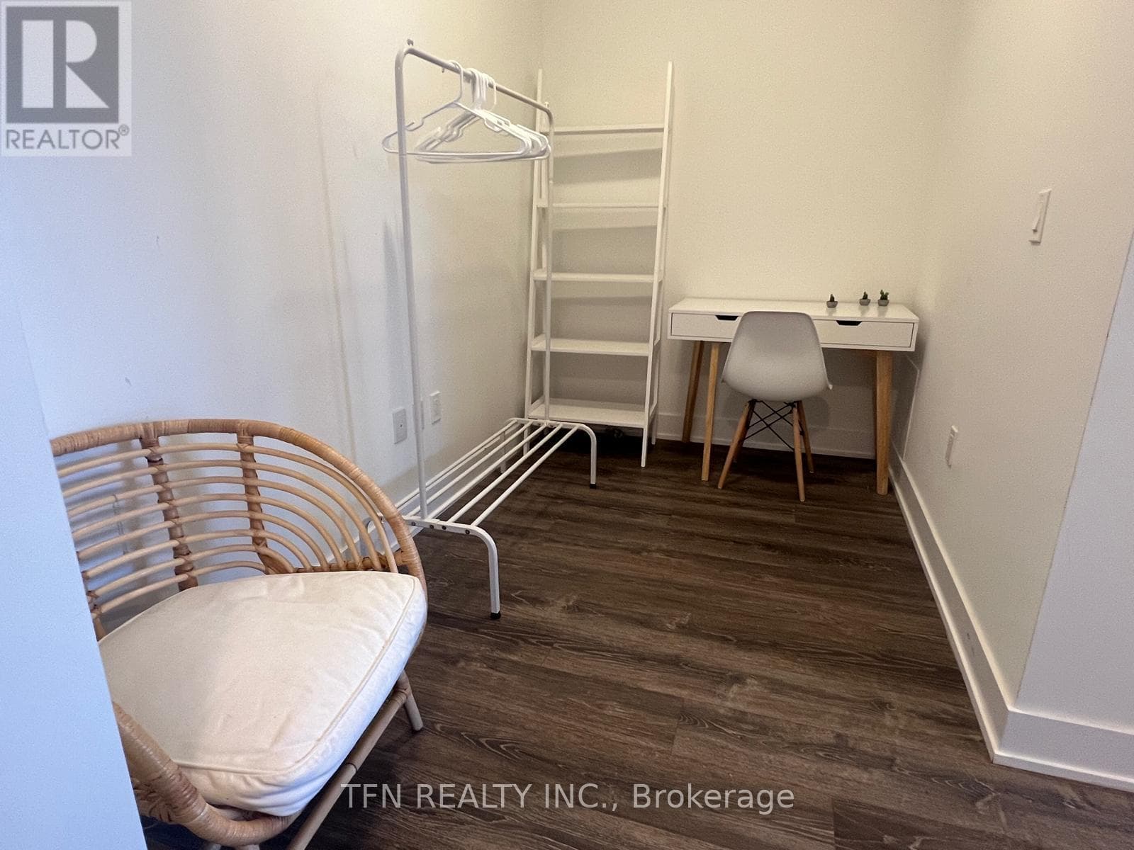 Single Family at 3406- 20 Shorebreeze Drive, Toronto (Mimico), Ontario - Photo 6 - RE/MAX Garden City Realty