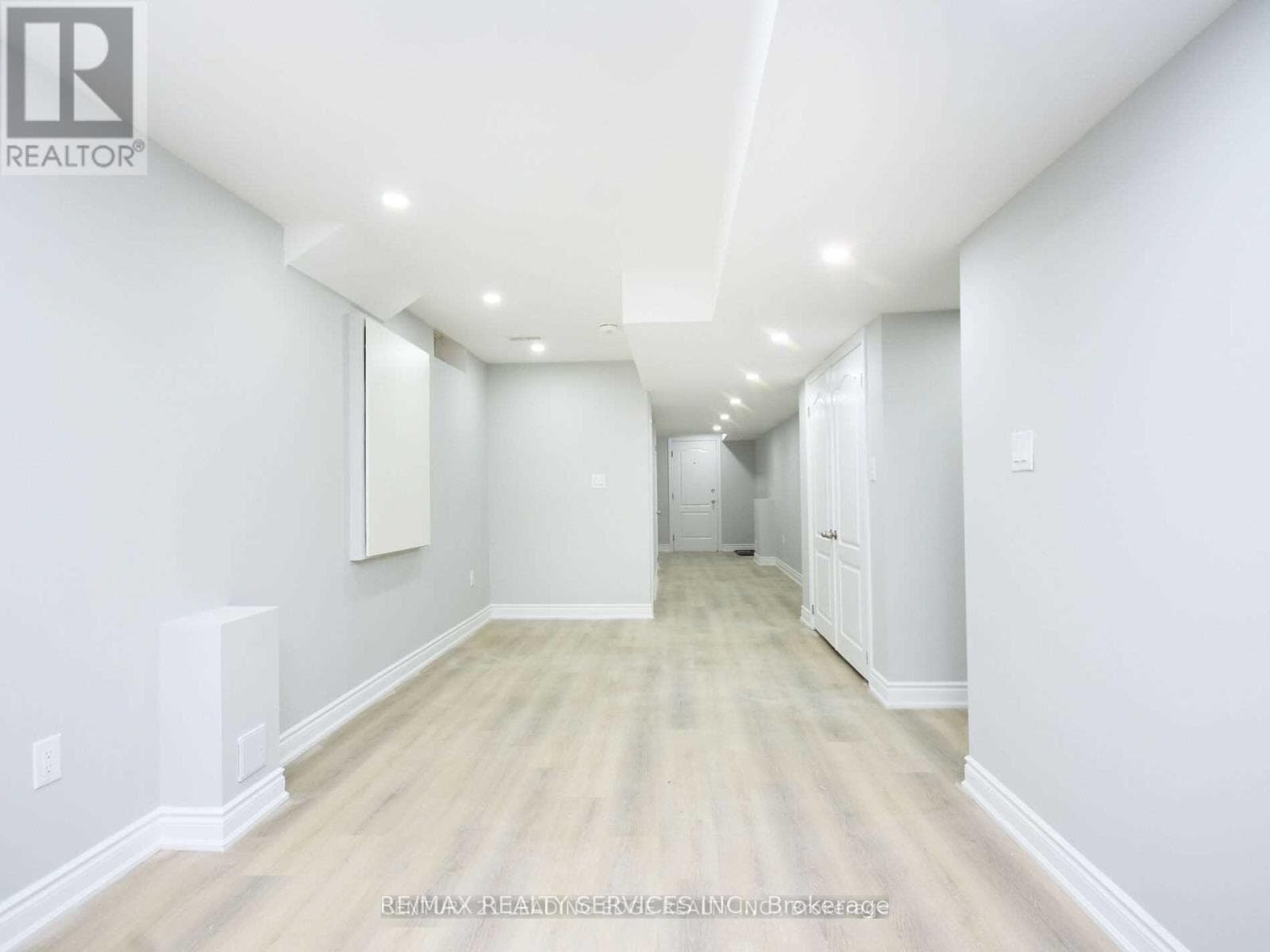 Single Family at 13 Frampton Road, Brampton (Northwest Brampton), Ontario - Photo 6 - RE/MAX Garden City Realty