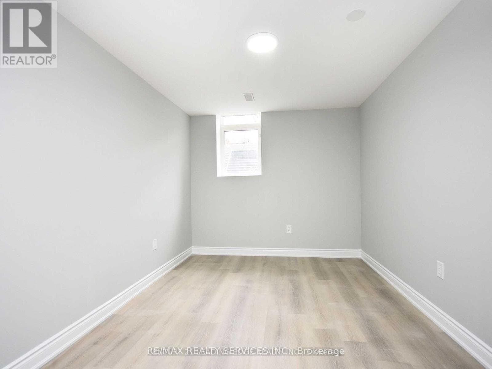 Single Family at 13 Frampton Road, Brampton (Northwest Brampton), Ontario - Photo 7 - RE/MAX Garden City Realty