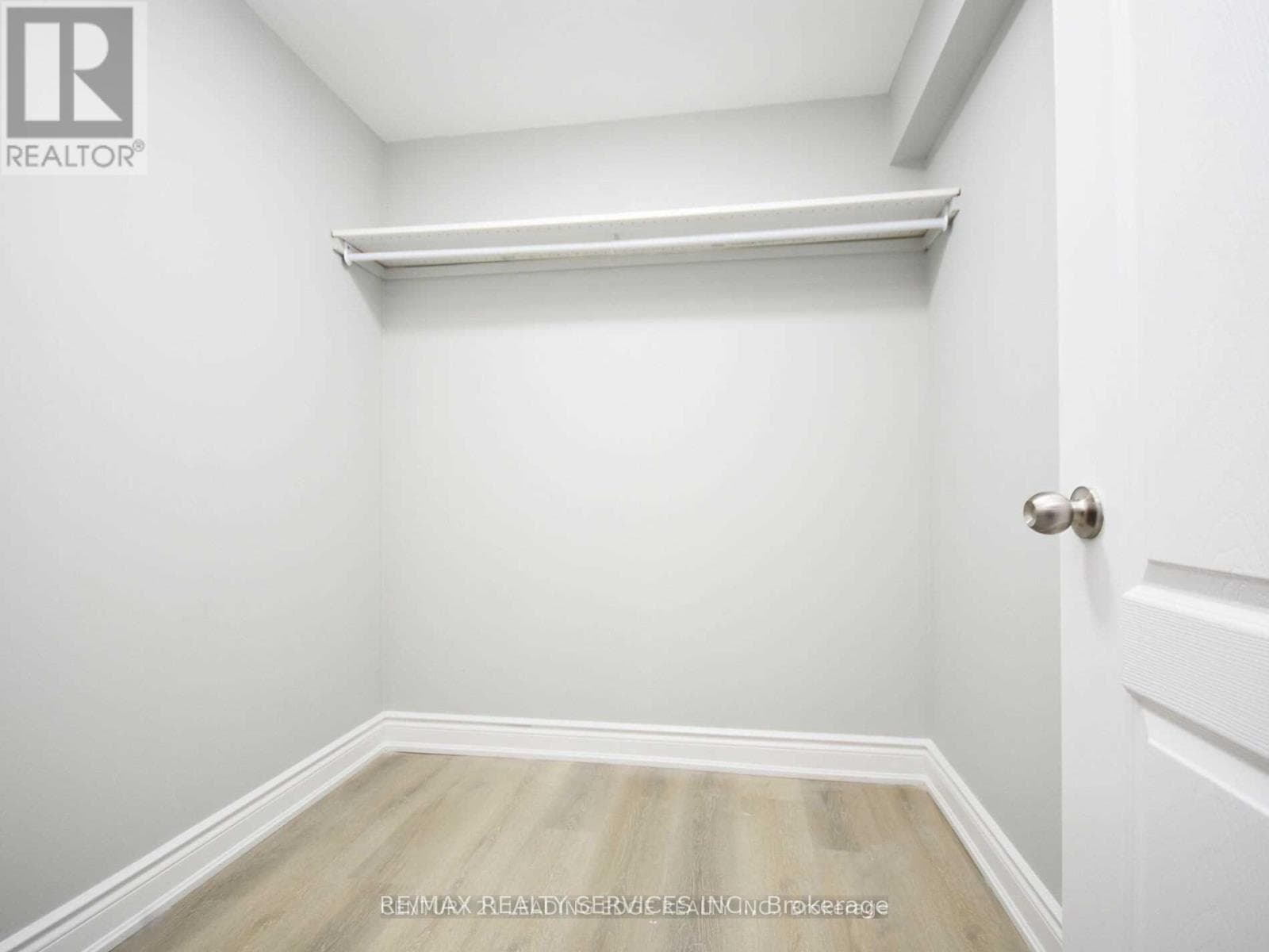Single Family at 13 Frampton Road, Brampton (Northwest Brampton), Ontario - Photo 9 - RE/MAX Garden City Realty