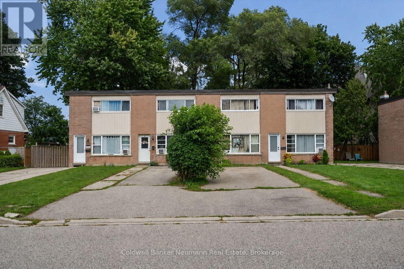 1561-1567 Queenston Road