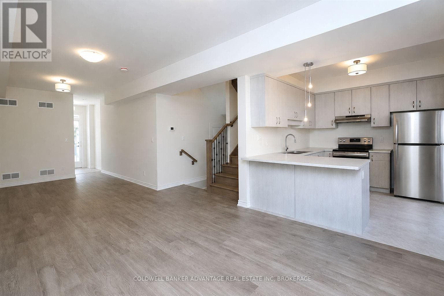 Single Family at 138 Renfrew Trail, Welland (N. Welland), Ontario - Photo 8 - RE/MAX Garden City Realty