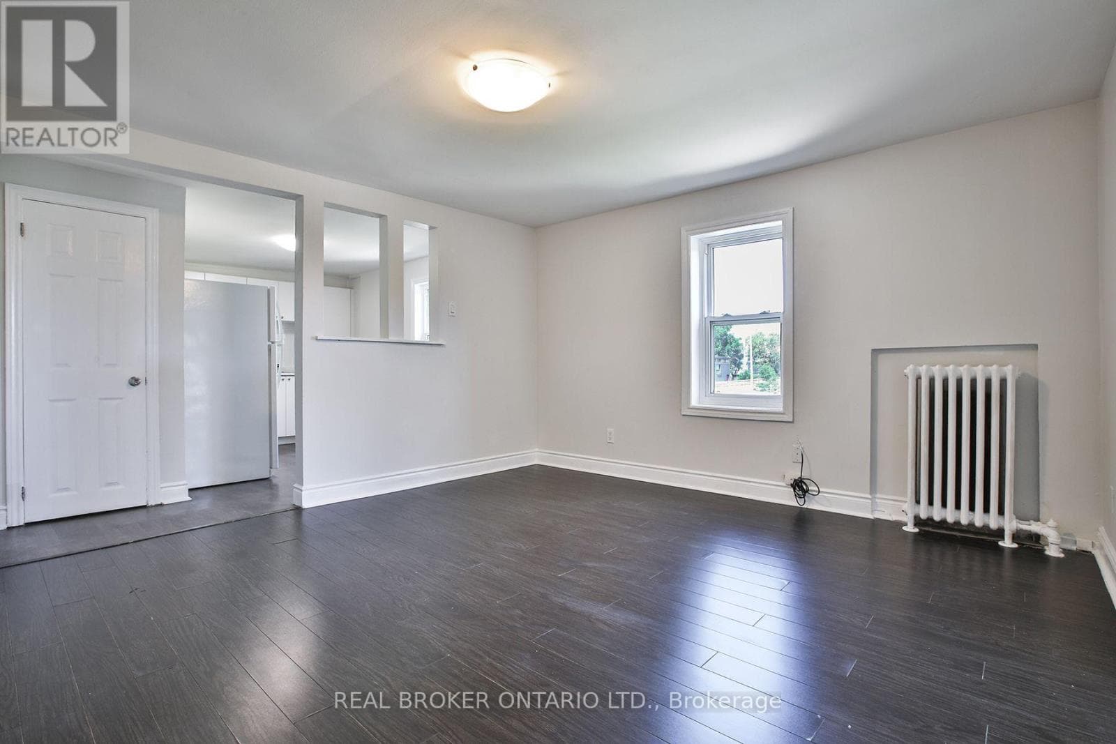 Single Family at 252 Sixth Street, Toronto (New Toronto), Ontario - Photo 2 - RE/MAX Garden City Realty