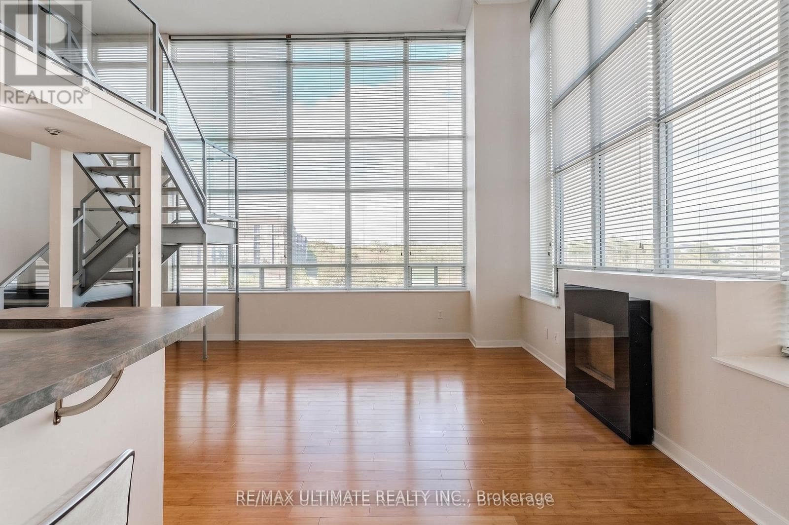 Single Family at 301- 300 Manitoba Street, Toronto (Mimico), Ontario - Photo 5 - RE/MAX Garden City Realty