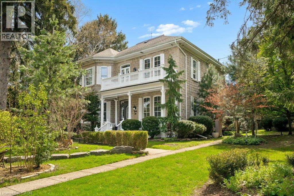 Single Family at 212 QUEEN ST E Street, Cambridge, Ontario - Photo 4 - RE/MAX Garden City Realty
