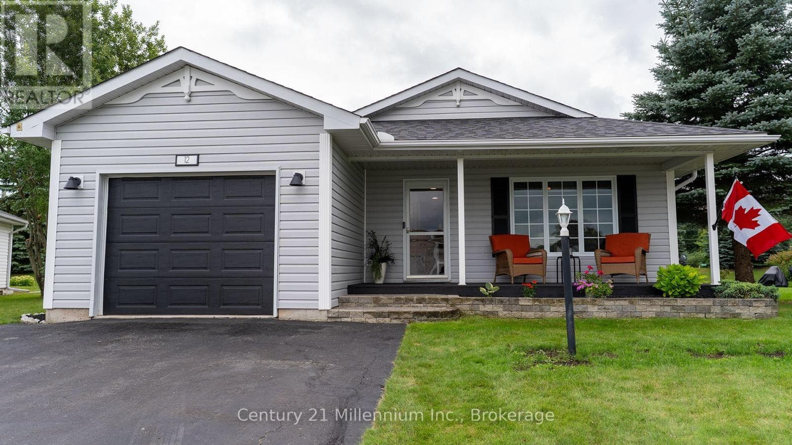 12 Illinois Crescent