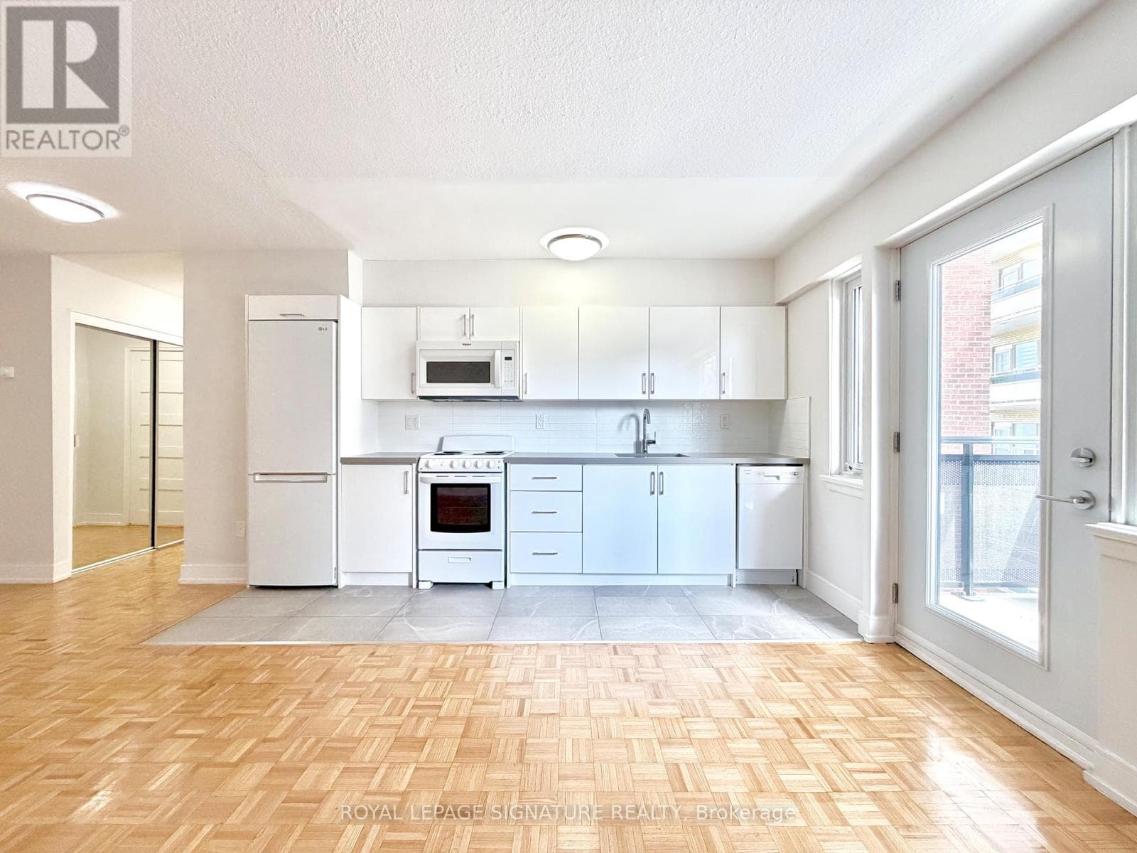Single Family at 307- 95 Lawton Boulevard, Toronto (Yonge-St. Clair), Ontario - Photo 3 - RE/MAX Garden City Realty