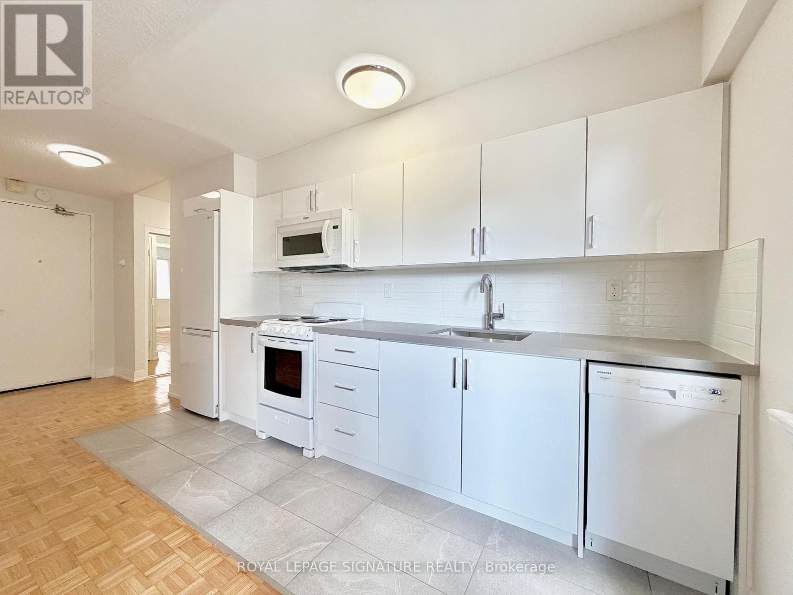 Single Family at 307- 95 Lawton Boulevard, Toronto (Yonge-St. Clair), Ontario - Photo 5 - RE/MAX Garden City Realty