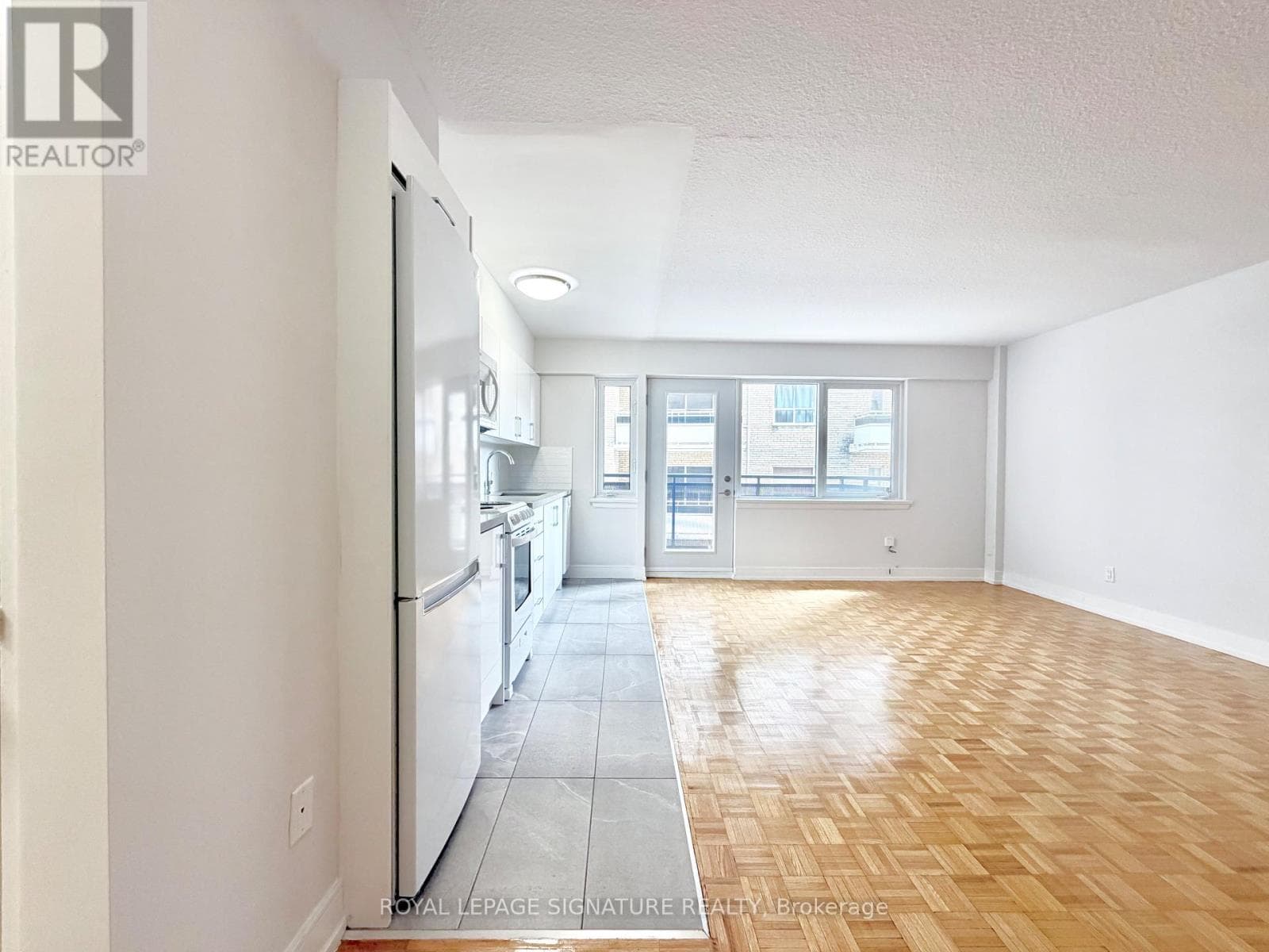 Single Family at 307- 95 Lawton Boulevard, Toronto (Yonge-St. Clair), Ontario - Photo 7 - RE/MAX Garden City Realty