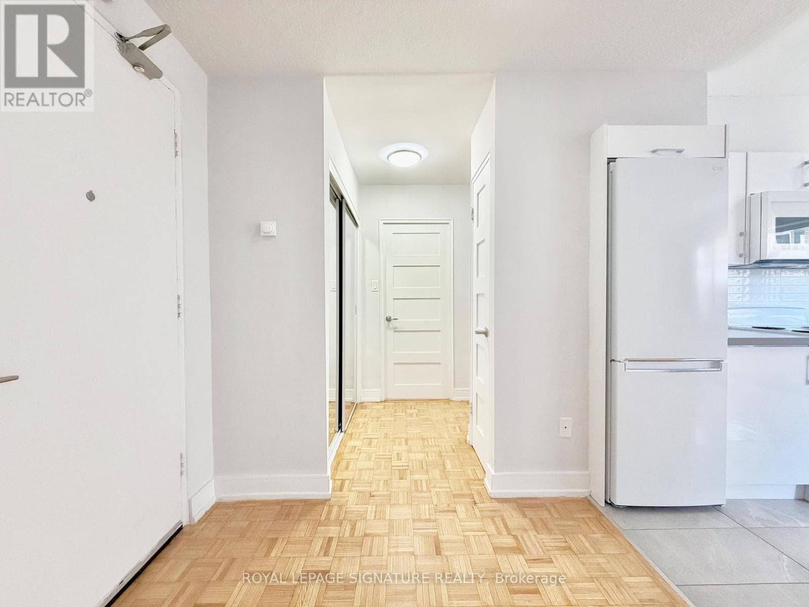 Single Family at 307- 95 Lawton Boulevard, Toronto (Yonge-St. Clair), Ontario - Photo 8 - RE/MAX Garden City Realty