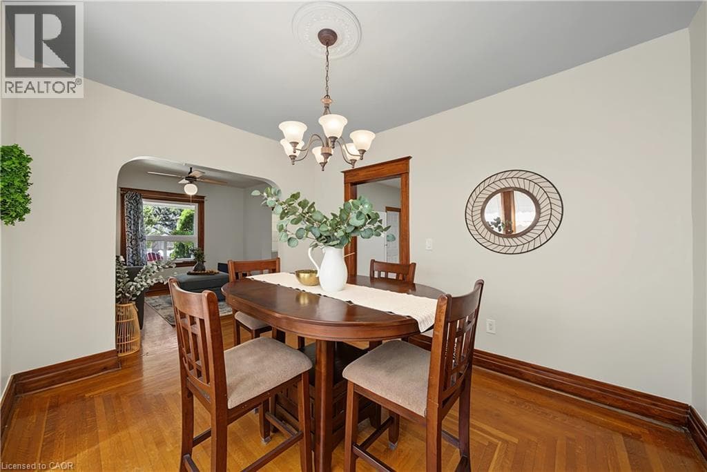 Single Family at 70 WOODLAND Avenue, St. Catharines, Ontario - Photo 3 - RE/MAX Garden City Realty