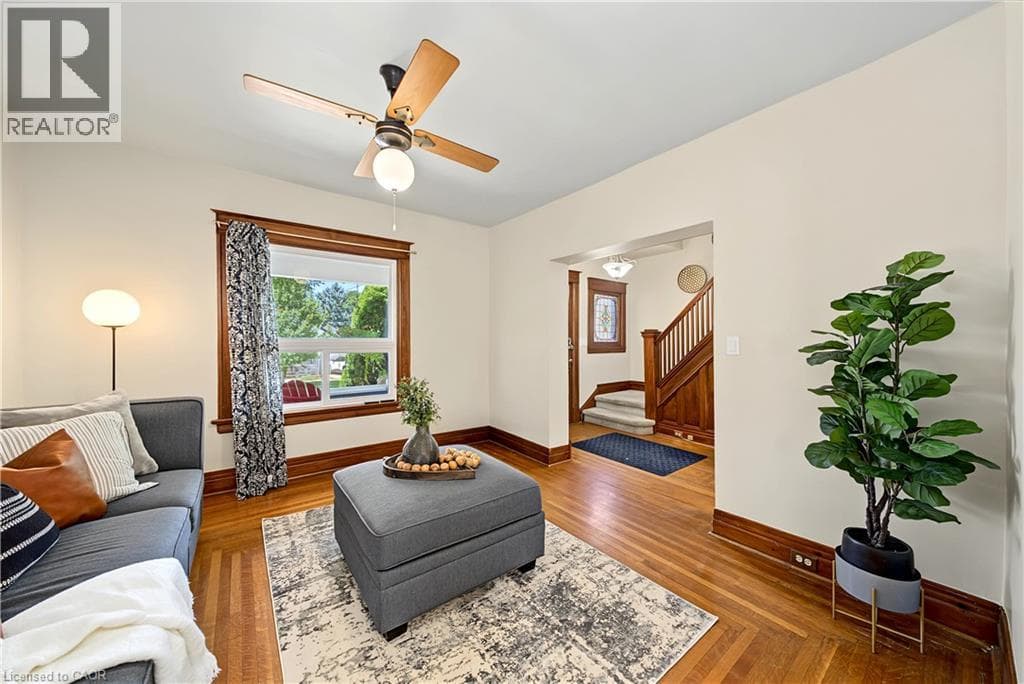 Single Family at 70 WOODLAND Avenue, St. Catharines, Ontario - Photo 6 - RE/MAX Garden City Realty