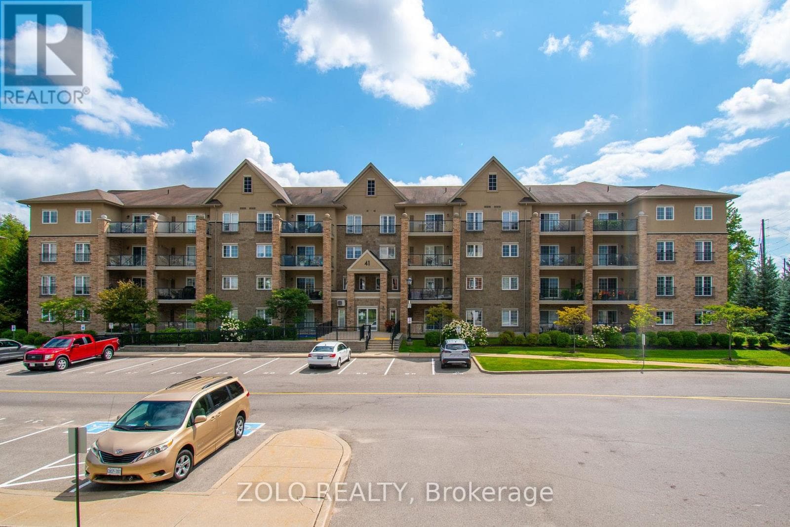 312- 41 Ferndale Drive
