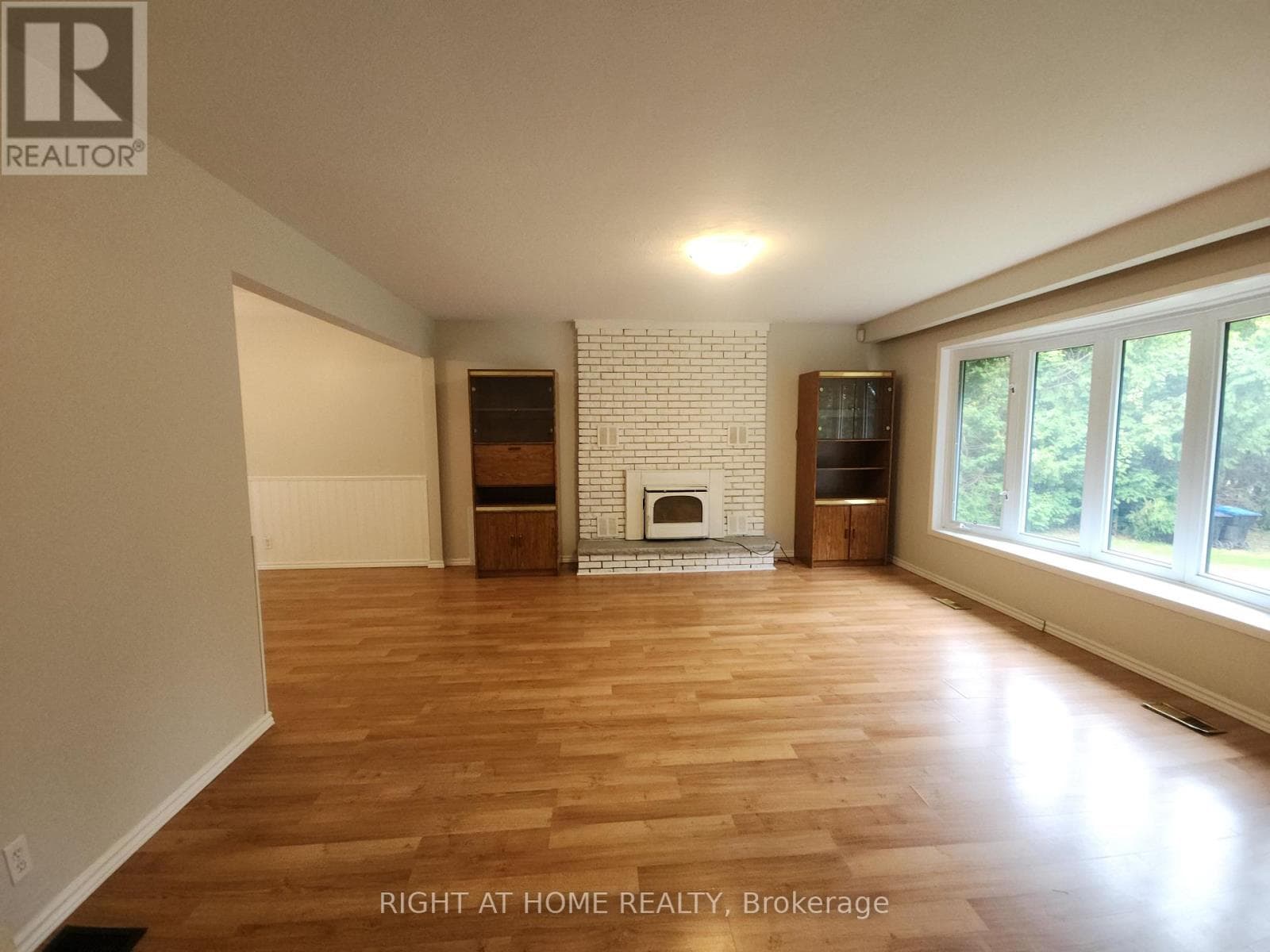 Single Family at 1023 Carson Road, Springwater (Midhurst), Ontario - Photo 4 - RE/MAX Garden City Realty