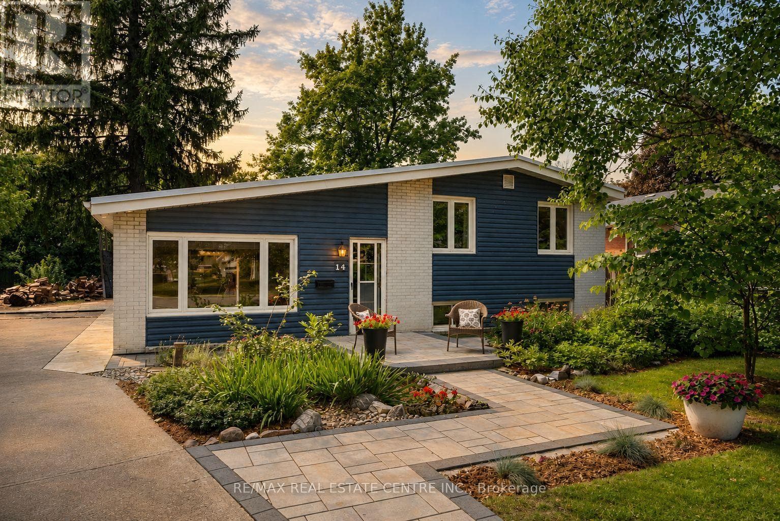 14 Lawrence Crescent