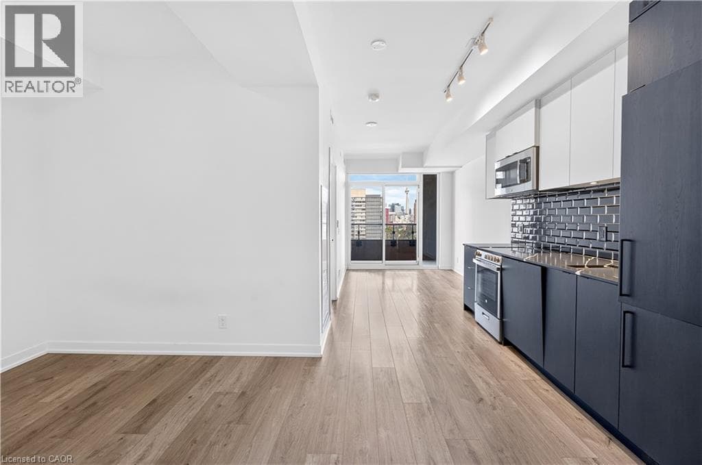 Single Family at 609- 285 DUFFERIN ST W/S Street, Toronto, Ontario - Photo 6 - RE/MAX Garden City Realty