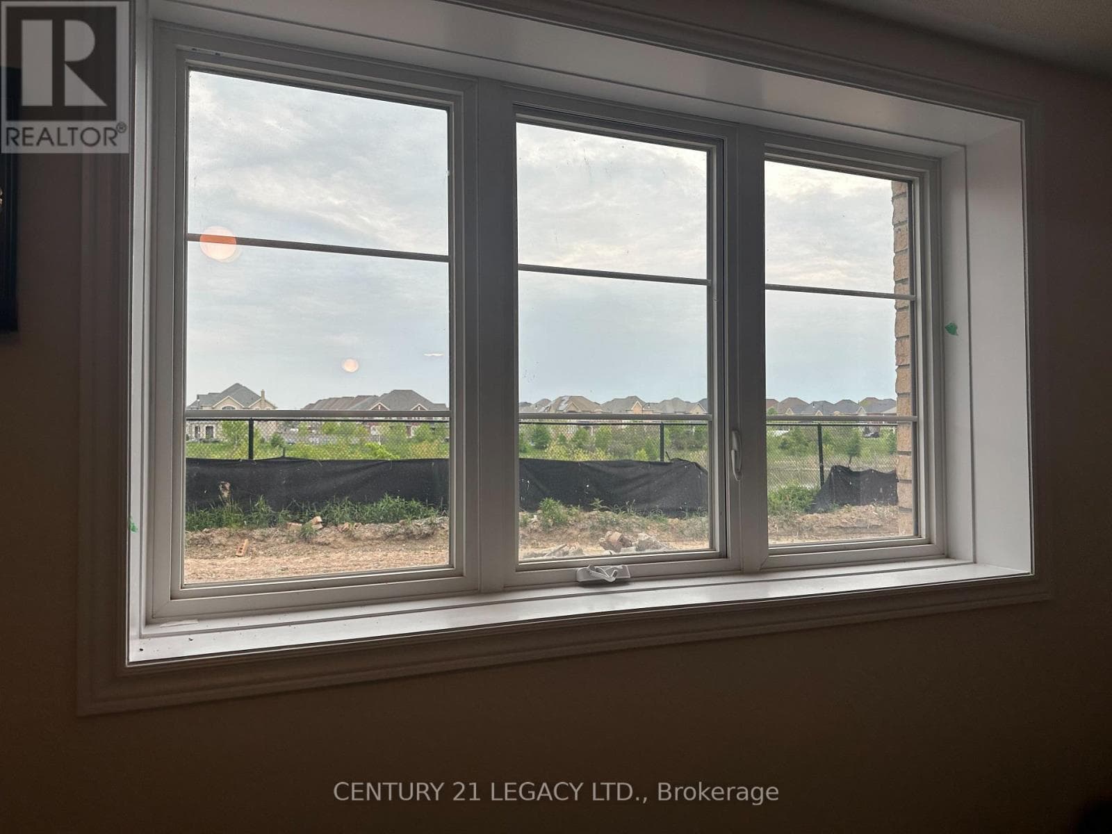 Single Family at WO BSMT- 42 Lost Canyon Way, Brampton (Credit Valley), Ontario - Photo 4 - RE/MAX Garden City Realty