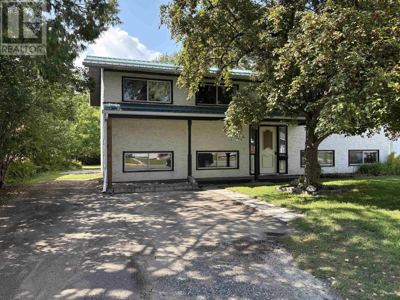 Single Family at , FORT FRANCES, Ontario - Photo 2 - RE/MAX Garden City Realty