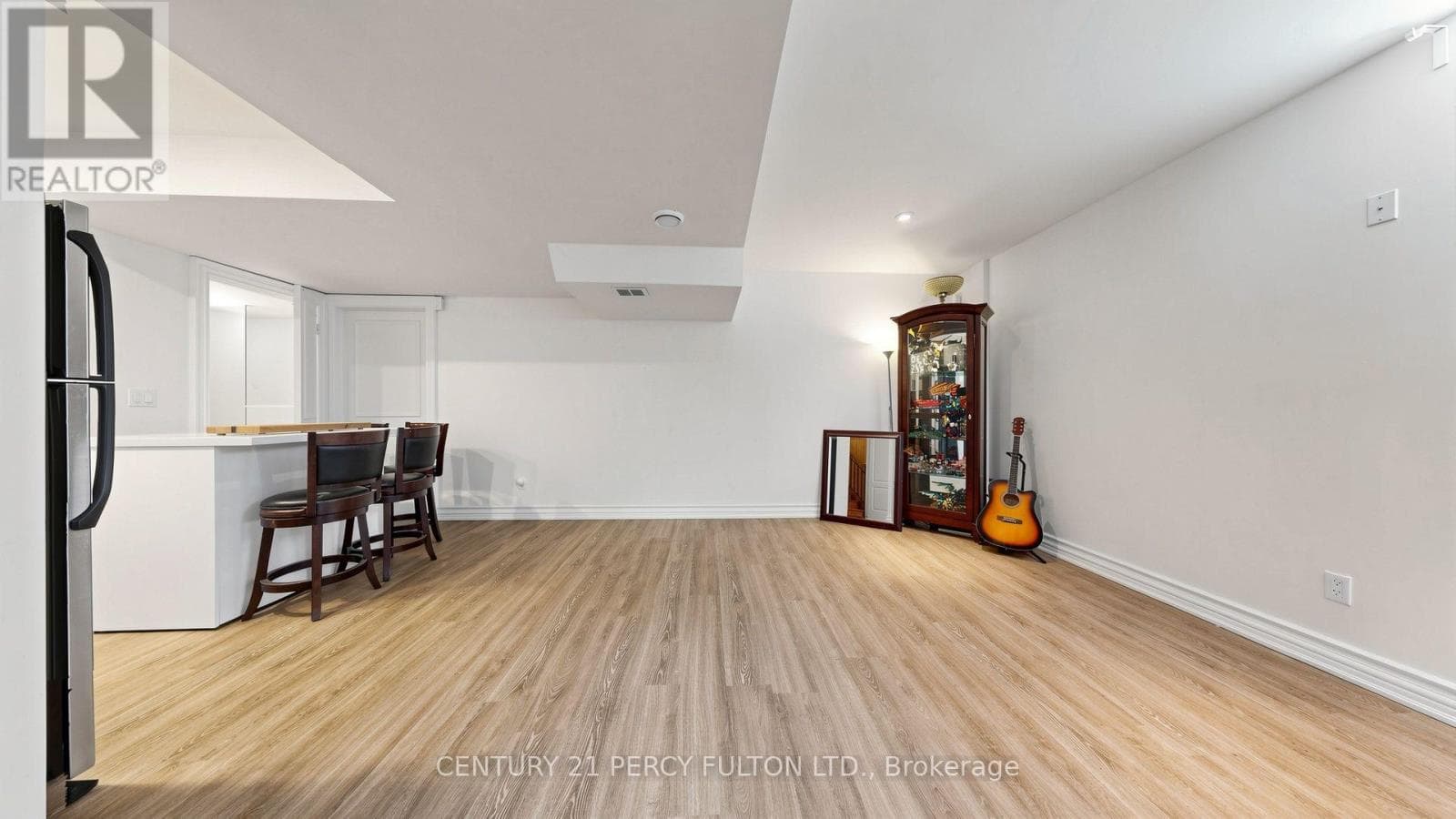 Single Family at 372B Hounslow Avenue, Toronto (Willowdale West), Ontario - Photo 4 - RE/MAX Garden City Realty