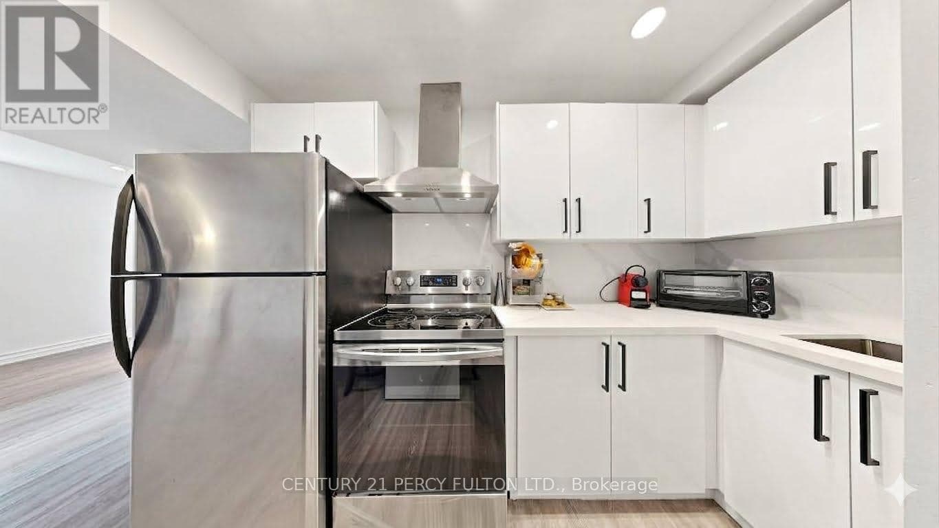 Single Family at 372B Hounslow Avenue, Toronto (Willowdale West), Ontario - Photo 6 - RE/MAX Garden City Realty