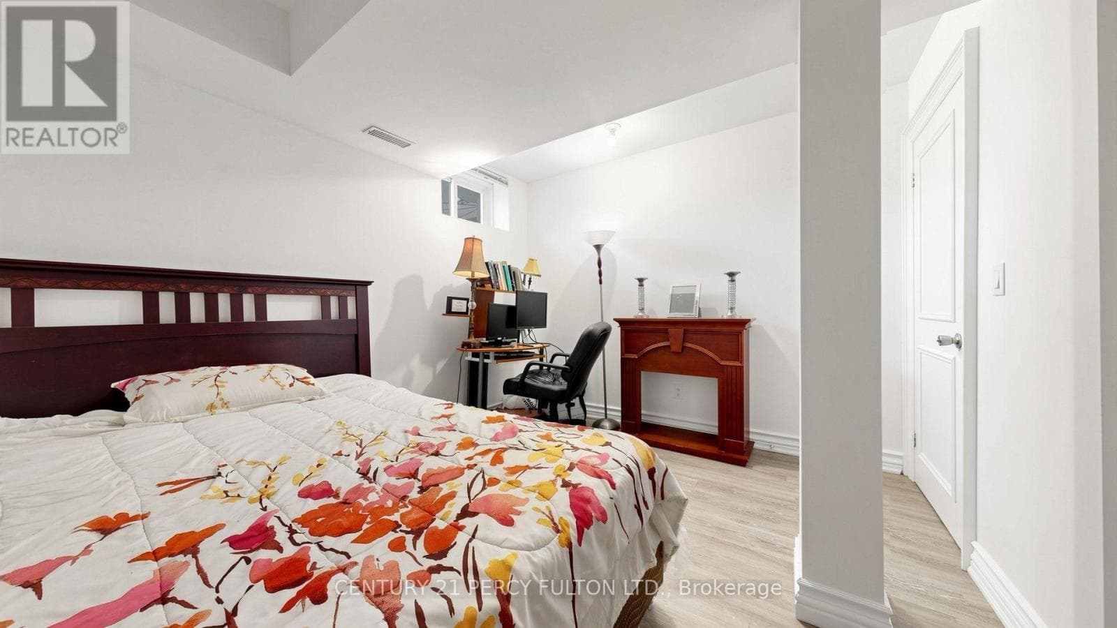 Single Family at 372B Hounslow Avenue, Toronto (Willowdale West), Ontario - Photo 9 - RE/MAX Garden City Realty