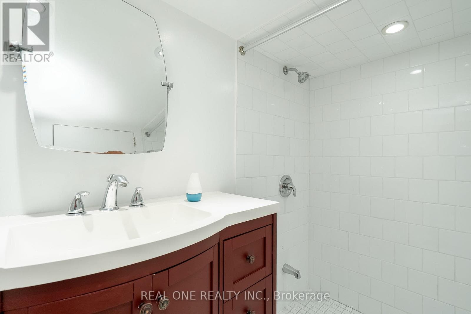 Single Family at , , ON - Photo 7 - RE/MAX Garden City Realty