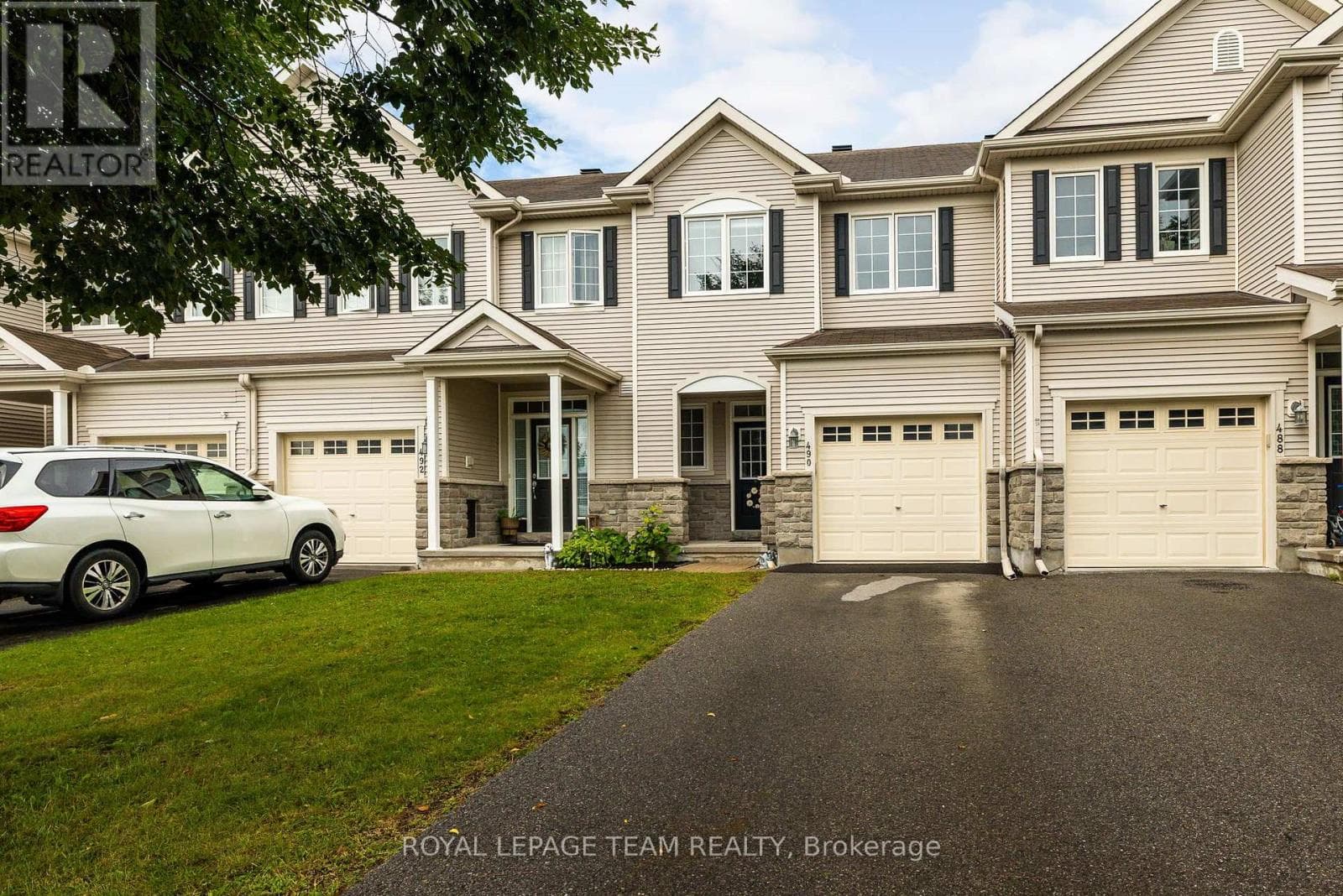 490 Dundonald Drive