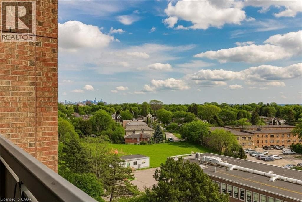 Single Family at 804- 3845 LAKESHORE Boulevard, Toronto, Ontario - Photo 5 - RE/MAX Garden City Realty