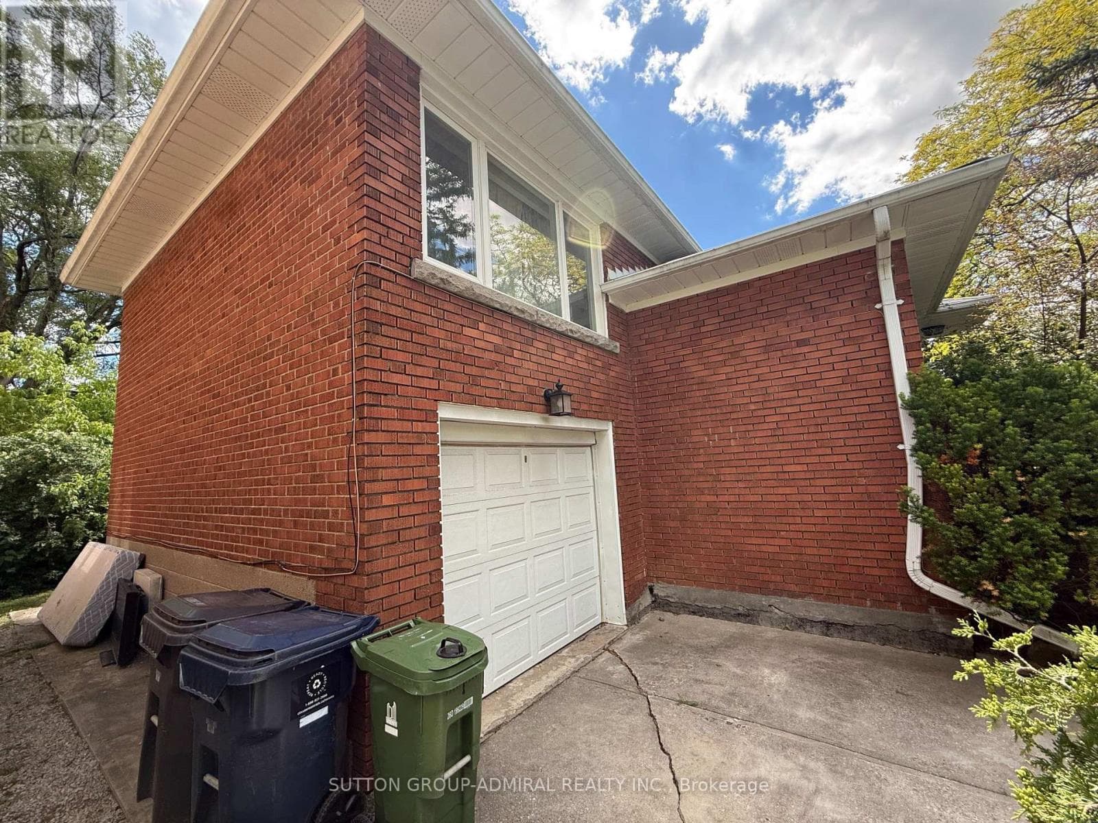 Single Family at 119 Caribou Road, Toronto (Bedford Park-Nortown), Ontario - Photo 5 - RE/MAX Garden City Realty