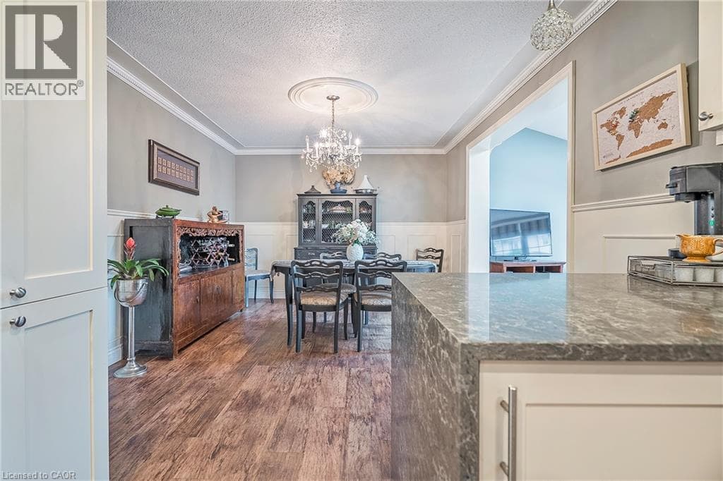 Single Family at 115 SOUTHWOOD Drive, Cambridge, Ontario - Photo 6 - RE/MAX Garden City Realty