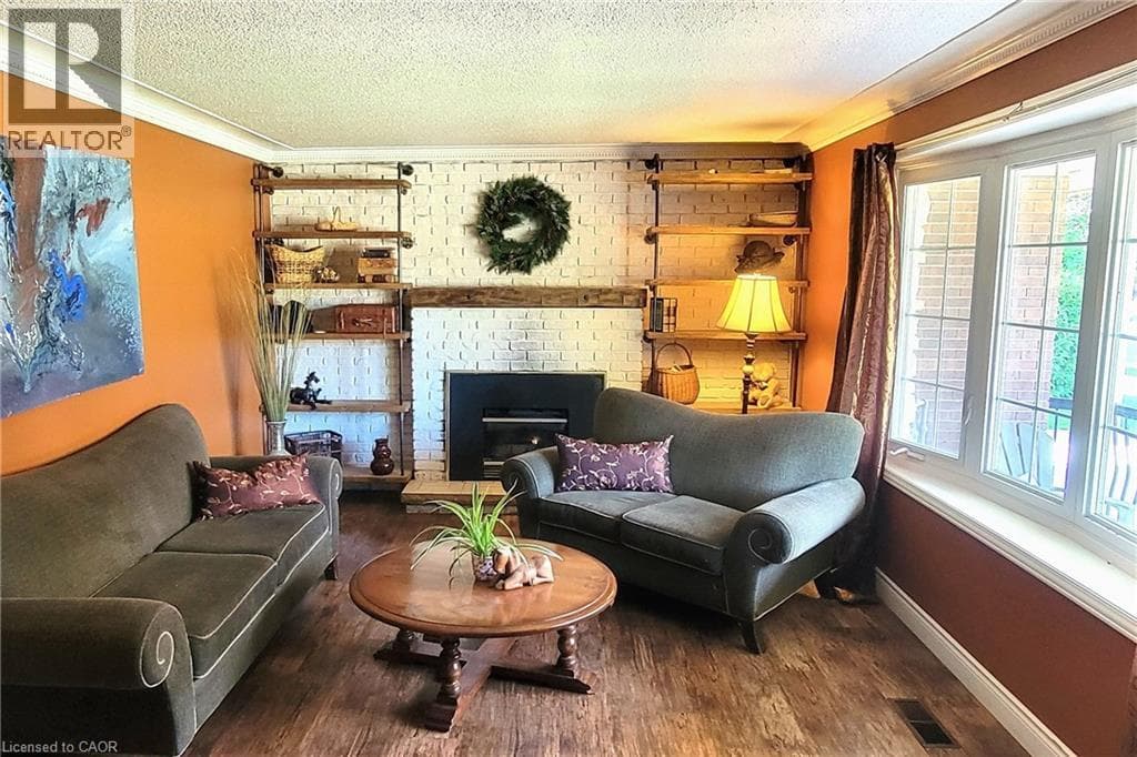 Single Family at 115 SOUTHWOOD Drive, Cambridge, Ontario - Photo 3 - RE/MAX Garden City Realty