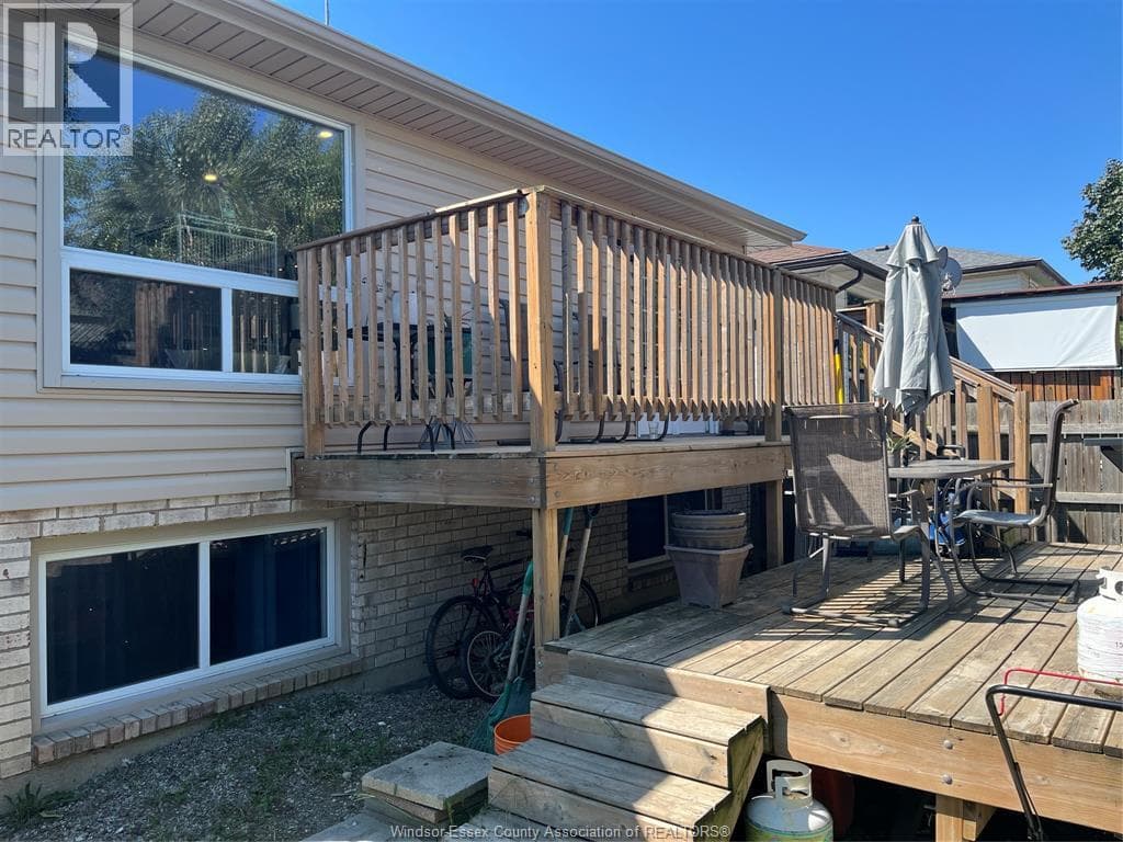 Single Family at 8260 GATESIDE Place, Windsor, Ontario - Photo 3 - RE/MAX Garden City Realty