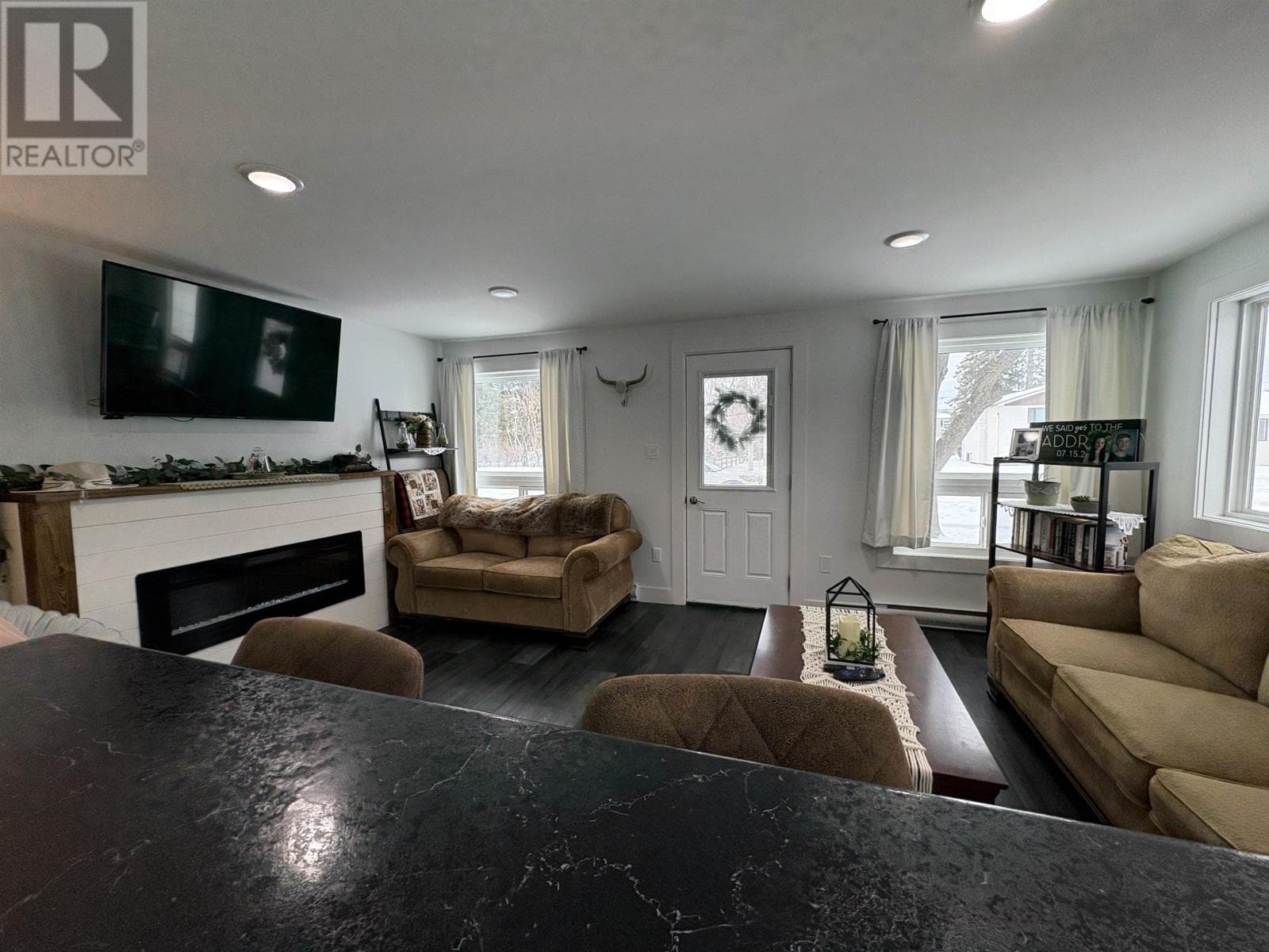 Single Family at , Fort Frances, Ontario - Photo 3 - RE/MAX Garden City Realty