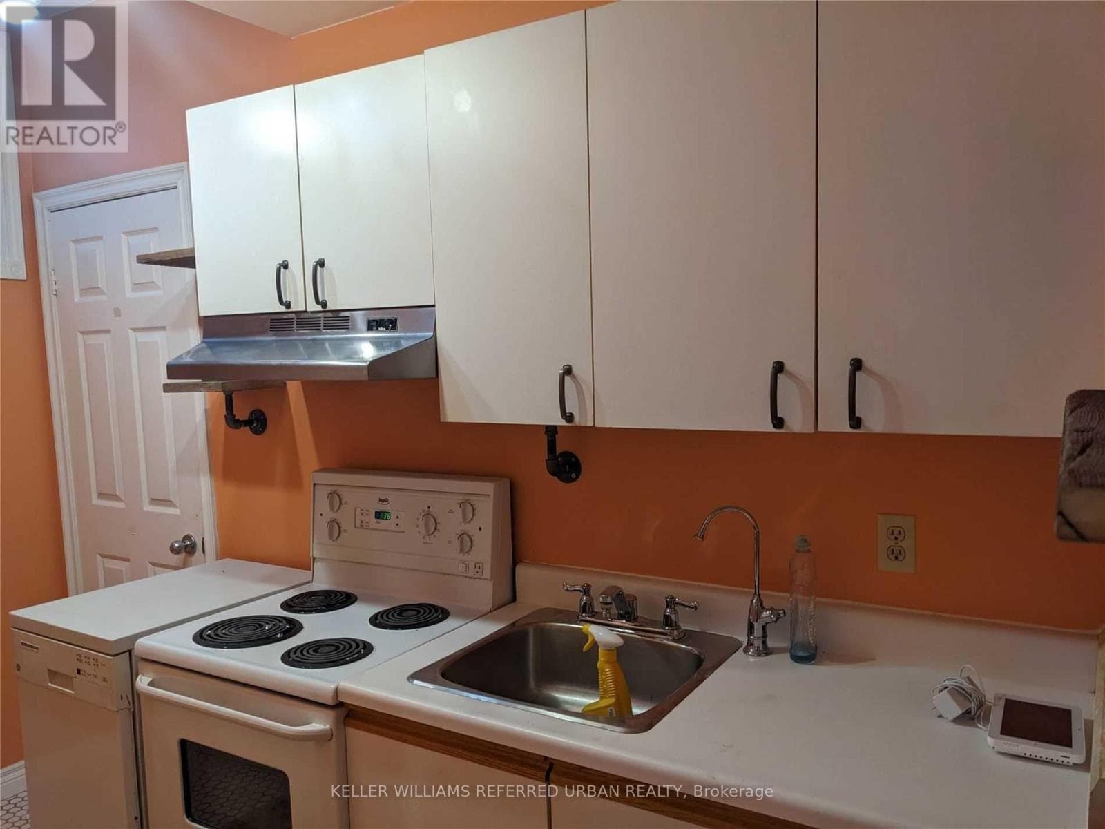 Single Family at Lower- 132 Old Surrey Lane, Richmond Hill (South Richvale), Ontario - Photo 8 - RE/MAX Garden City Realty