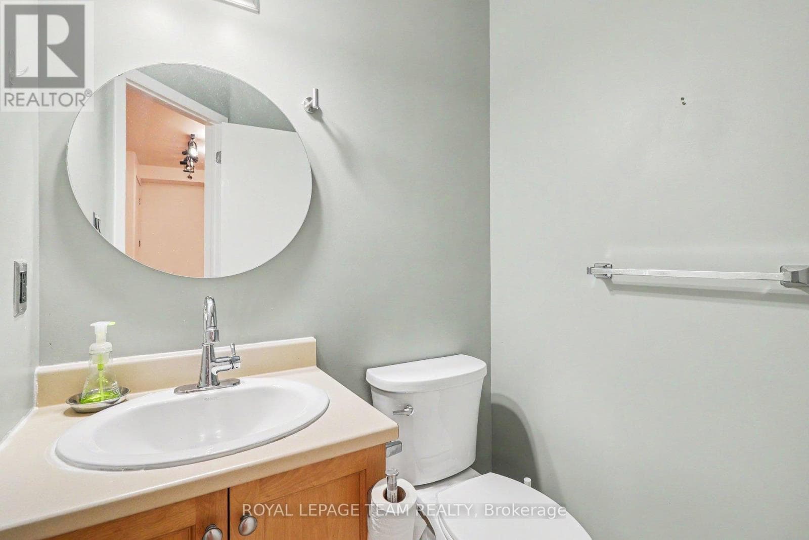 Single Family at C- 418 NEPEAN Street, Ottawa, Ontario - Photo 3 - RE/MAX Garden City Realty